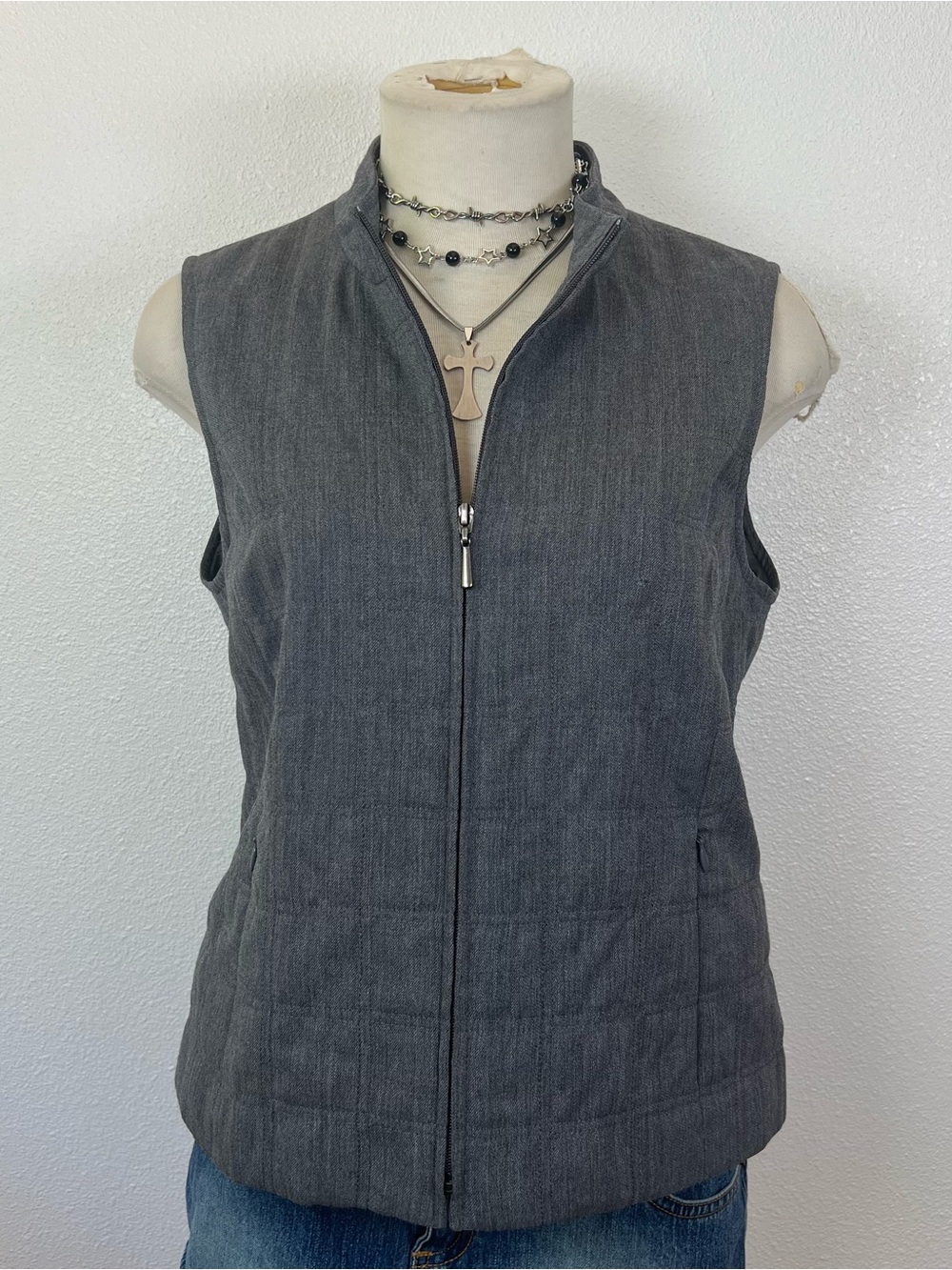 100% Wool Women’s Sleeveless Zip-Front Quilted Vest - Gray